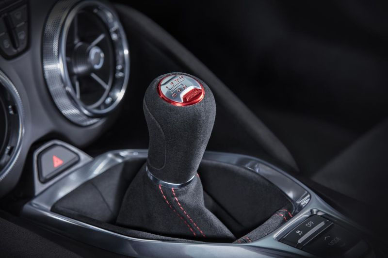 Illustration for article titled El nuevo Camaro ZL1 2017 es una preciosidad con 10 marchas en su cambio automático